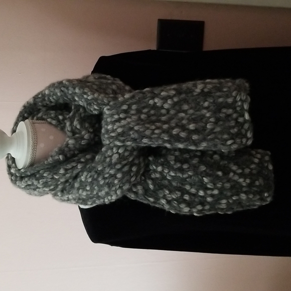 Hand knit unisex scarf - Picture 2 of 4